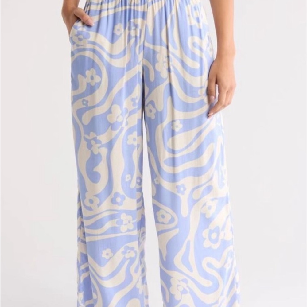 Billabong Women’s Blue and White Patterned Wide-Leg Pants